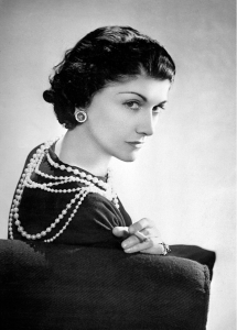 Coco Chanel horoszkópjának elemzése Artemisz Asztrológia Debrecen