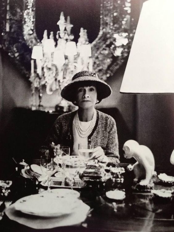 Coco Chanel horoszkópjának elemzése Artemisz Asztrológia Debrecen