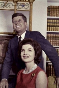 Jacqueline Kennedy Onassis horoszkópjának elemzése Artemisz Asztrológia Debrecen